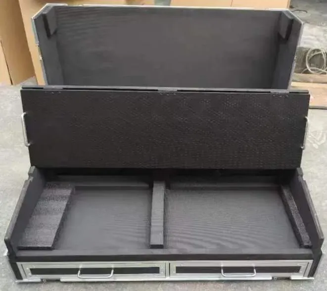 MA2 command wing flight case, suitable one 24'' screen