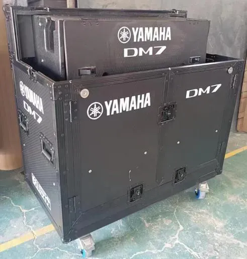 Yamaha DM7 Hydraulic Flight case